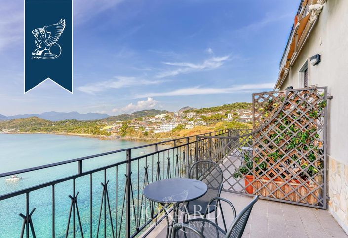 Image No.15-12 Bed Hotel for sale