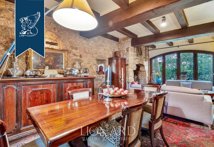 Image No.11-6 Bed Property for sale