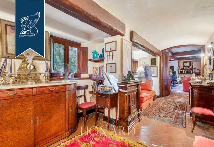 Image No.15-6 Bed Property for sale