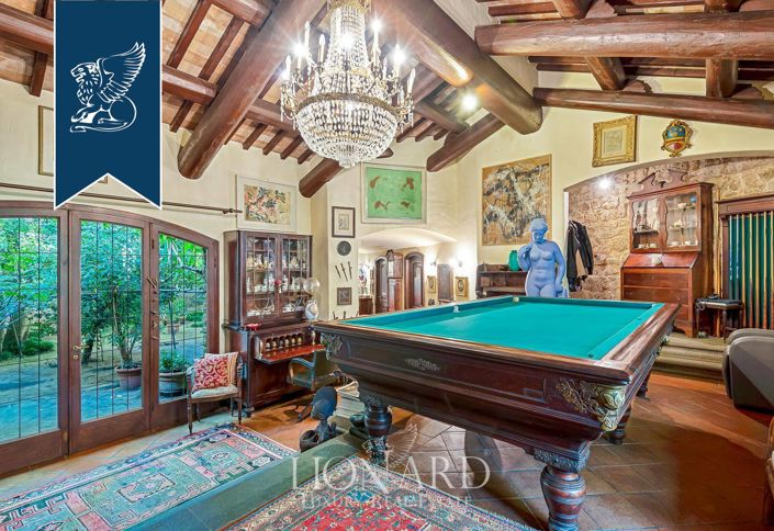 Image No.8-6 Bed Property for sale