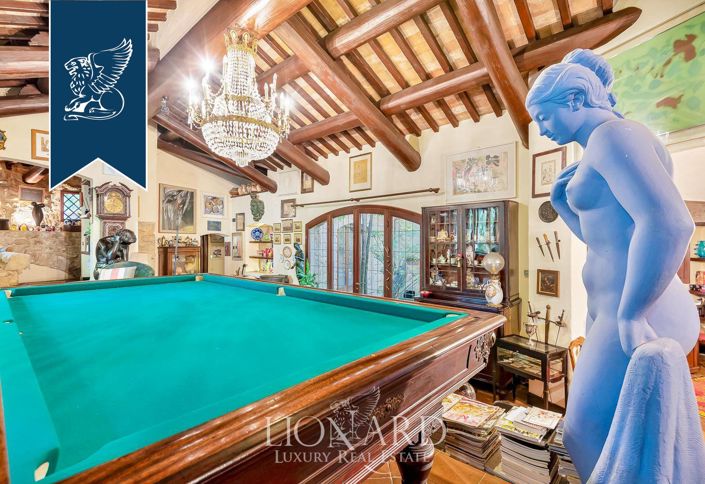 Image No.9-6 Bed Property for sale