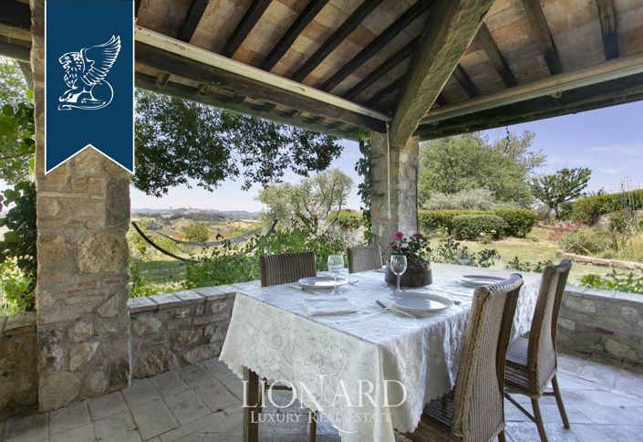 Image No.32-8 Bed Country House for sale