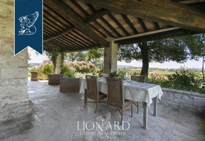 Image No.33-8 Bed Country House for sale