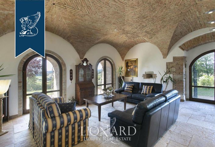 Image No.64-8 Bed Country House for sale