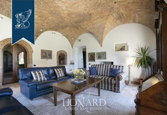 Image No.67-8 Bed Country House for sale