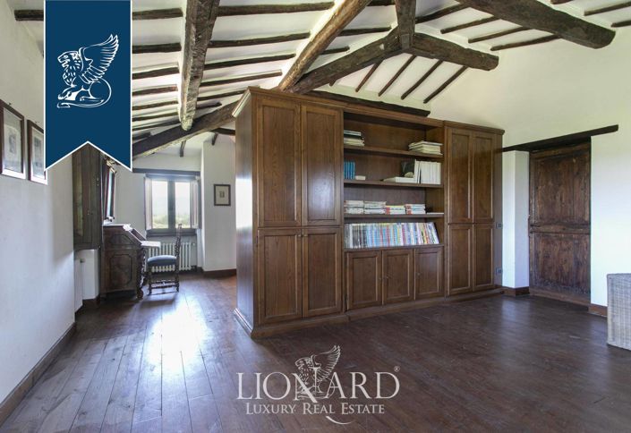 Image No.90-8 Bed Country House for sale