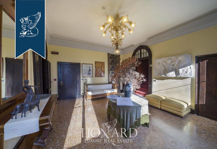 Image No.35-22 Bed Villa for sale