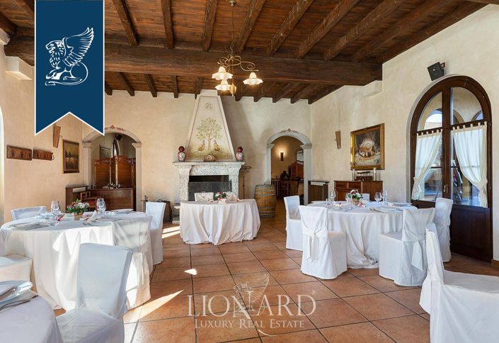 Image No.18-37 Bed Farmhouse for sale