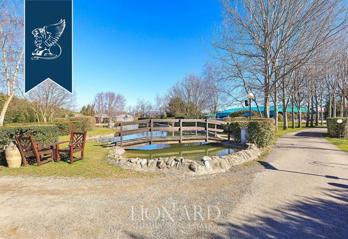 Image No.5-37 Bed Farmhouse for sale