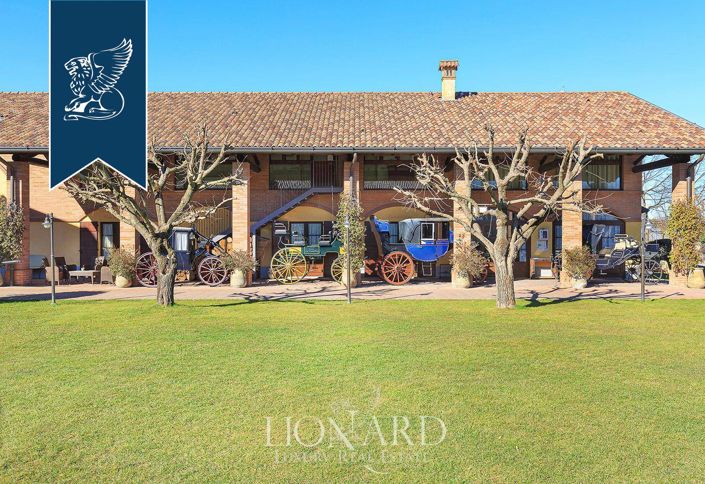 Image No.8-37 Bed Farmhouse for sale