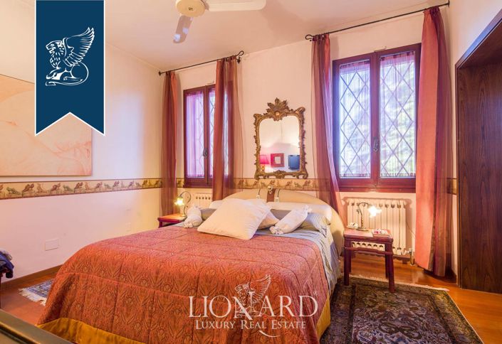 Image No.17-8 Bed Villa for sale