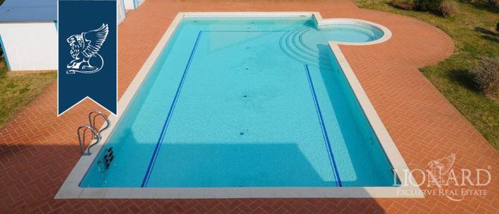 Image No.10-20 Bed Hotel for sale