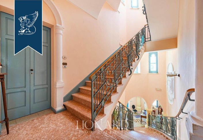 Image No.15-17 Bed Villa for sale