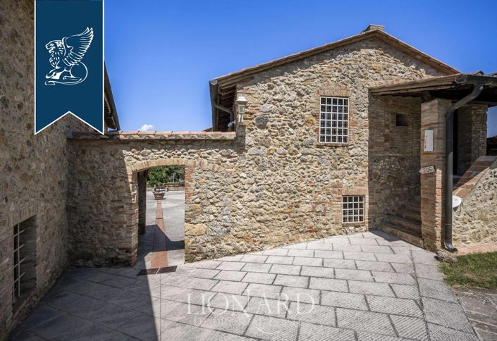 Image No.9-21 Bed Villa for sale