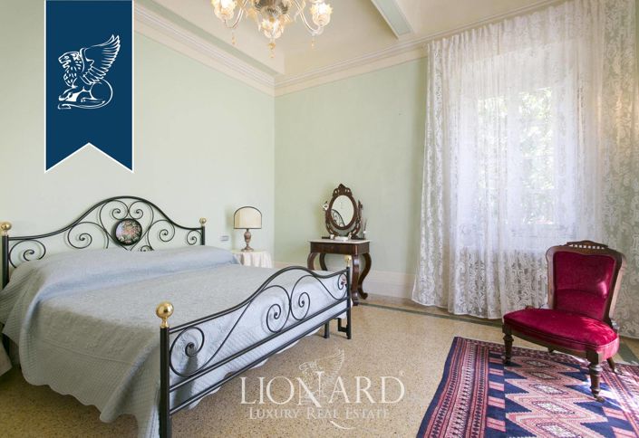 Image No.37-10 Bed Villa for sale