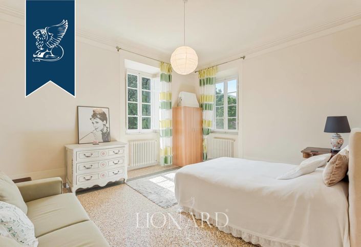 Image No.59-10 Bed Villa for sale