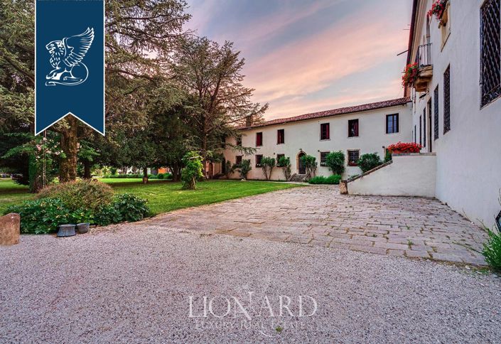 Image No.16-15 Bed Villa for sale