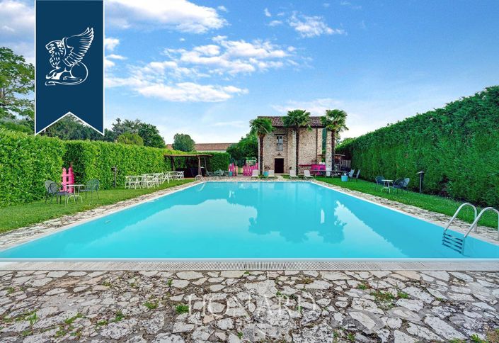 Image No.20-15 Bed Villa for sale