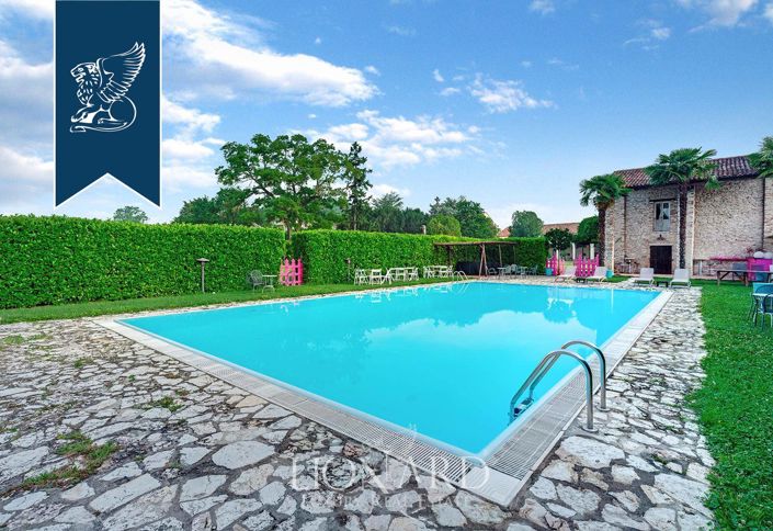 Image No.21-15 Bed Villa for sale