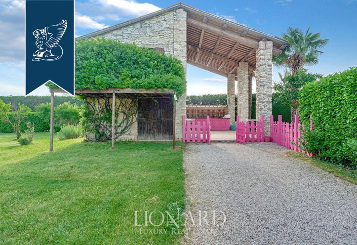 Image No.25-15 Bed Villa for sale