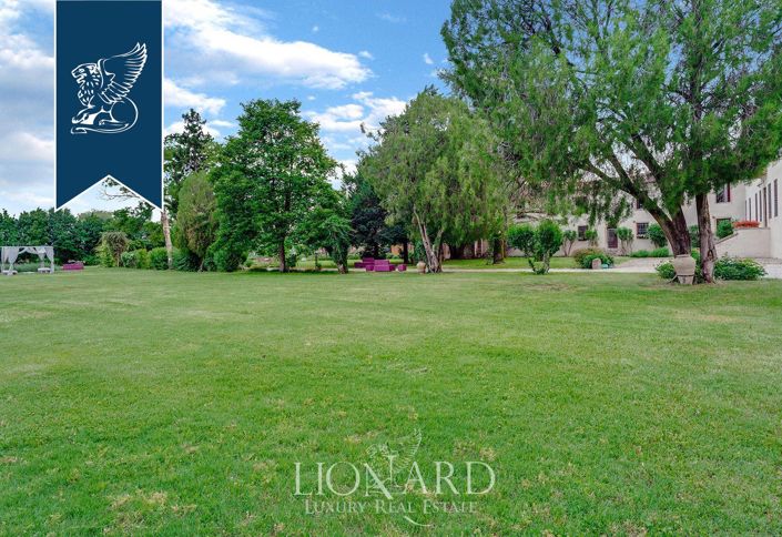 Image No.30-15 Bed Villa for sale