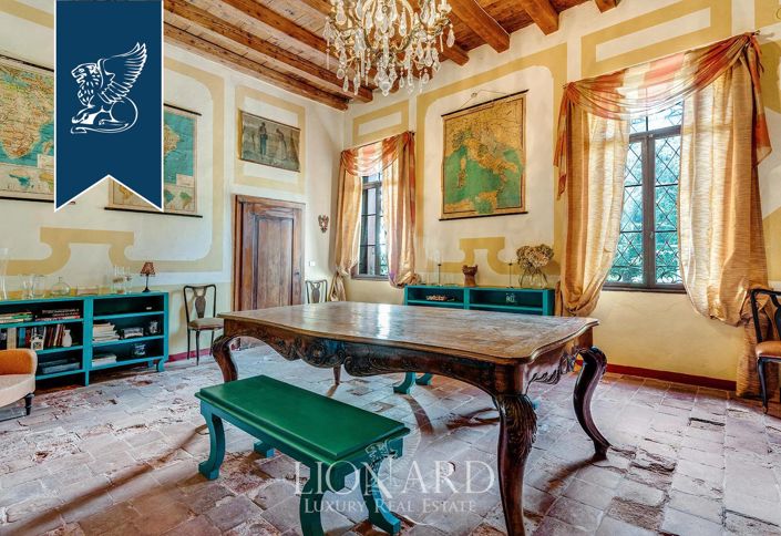 Image No.39-15 Bed Villa for sale