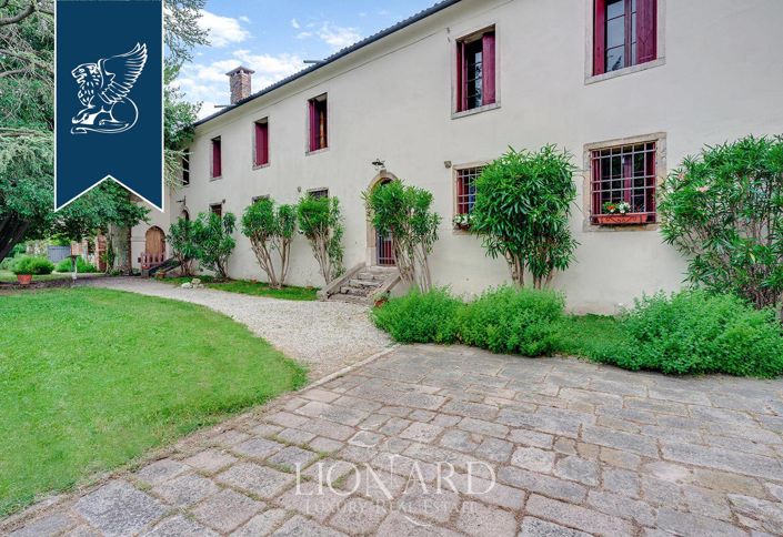 Image No.9-15 Bed Villa for sale