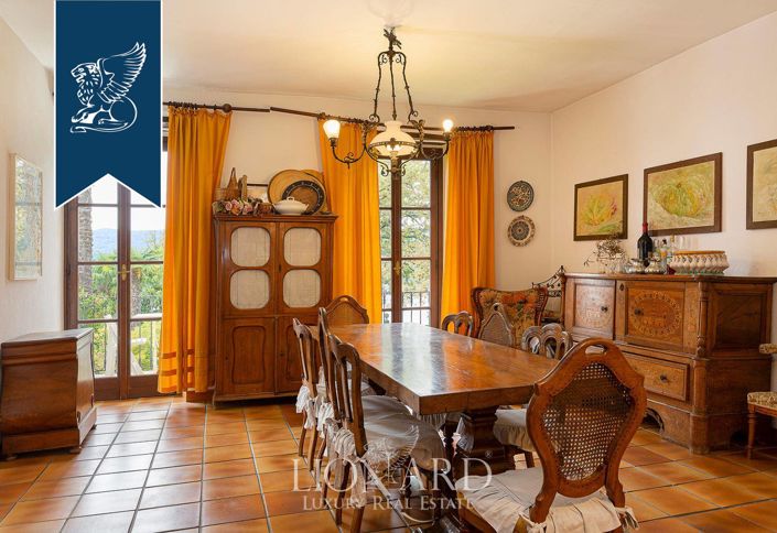 Image No.29-10 Bed Villa for sale