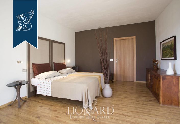 Image No.39-Ferme de 9 chambres à vendre à Terni