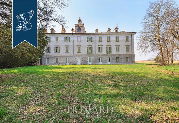 Image No.2-12 Bed Villa for sale