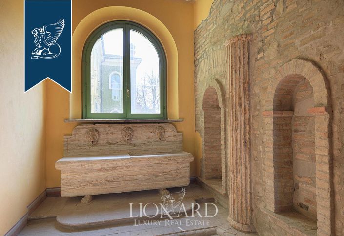 Image No.20-12 Bed Villa for sale