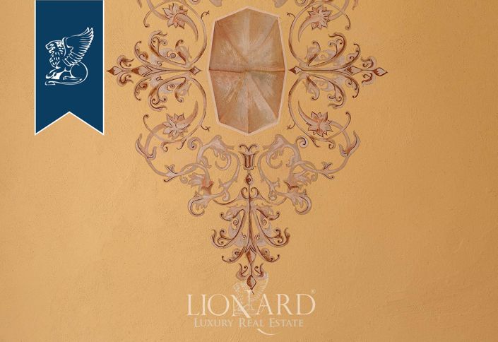 Image No.29-12 Bed Villa for sale