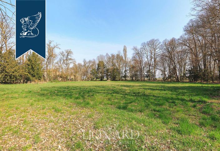 Image No.33-12 Bed Villa for sale