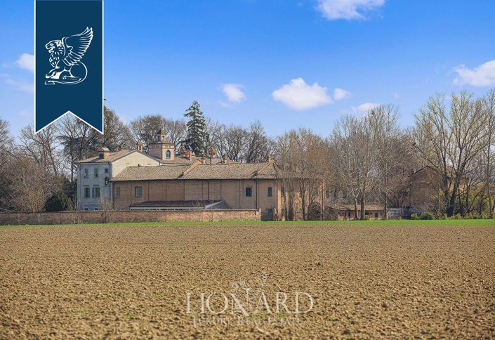 Image No.34-12 Bed Villa for sale