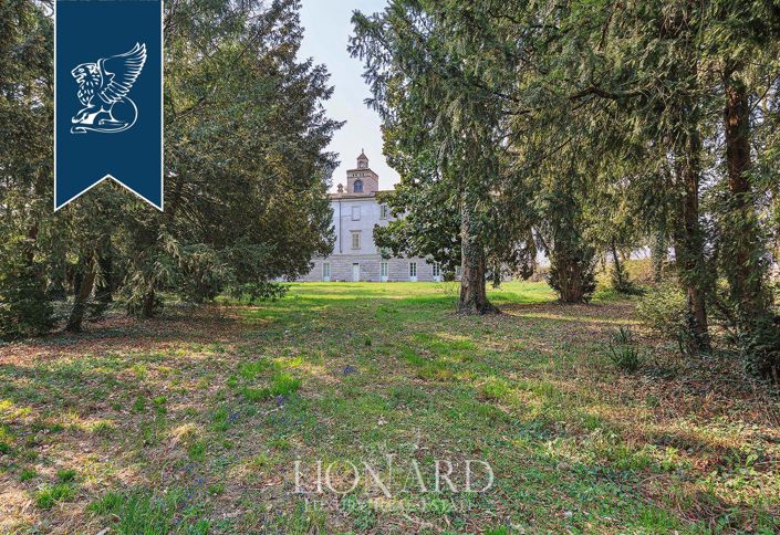 Image No.9-12 Bed Villa for sale