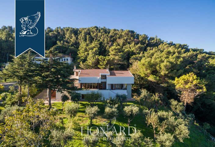 Image No.5-Villa de 4 chambres à vendre à Livorno