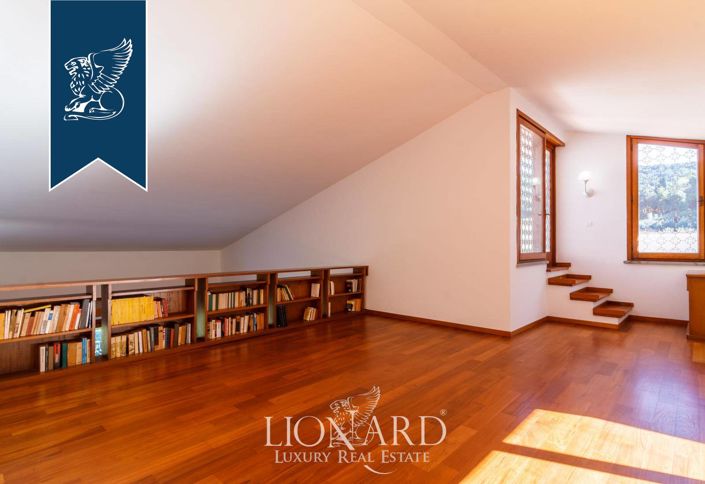 Image No.50-Villa de 4 chambres à vendre à Livorno