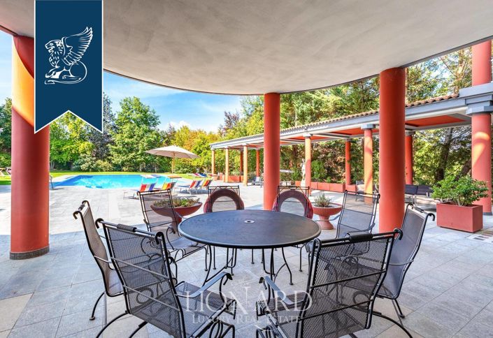 Image No.4-10 Bed Villa for sale