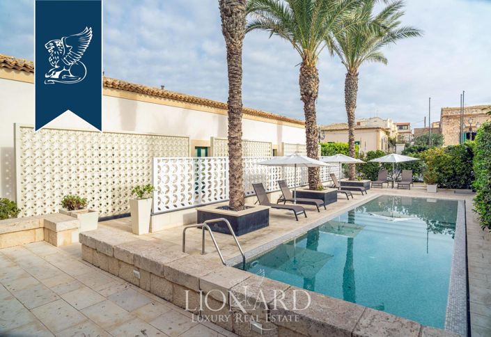 Image No.18-15 Bed Hotel for sale