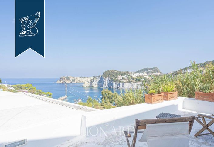 Image No.10-Villa de 6 chambres à vendre à Latina