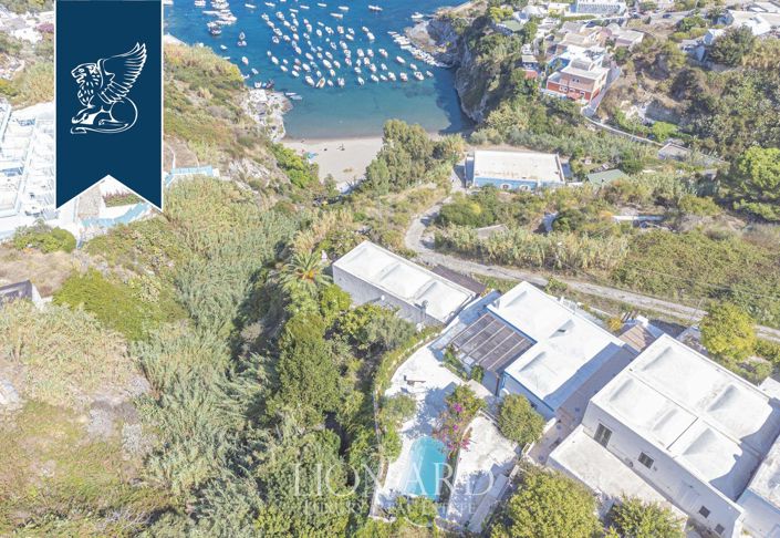 Image No.19-Villa de 6 chambres à vendre à Latina