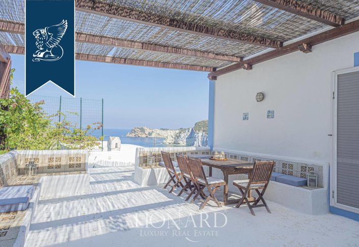 Image No.5-Villa de 6 chambres à vendre à Latina