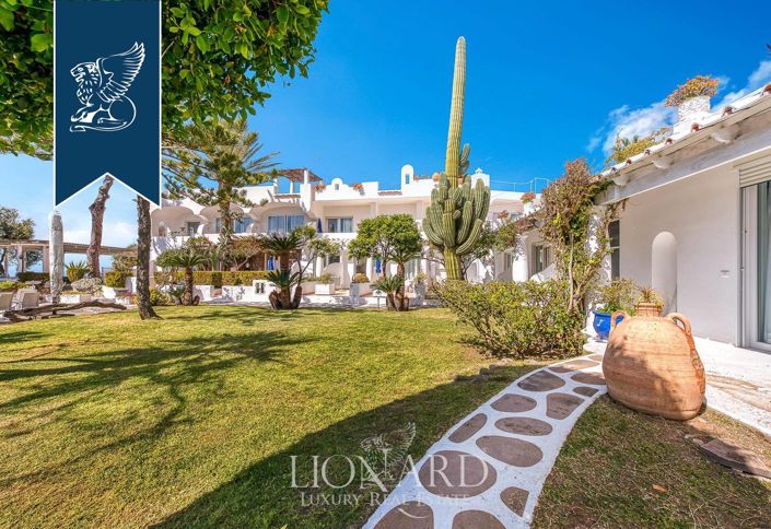 Image No.3-Villa de 20 chambres à vendre à Forio