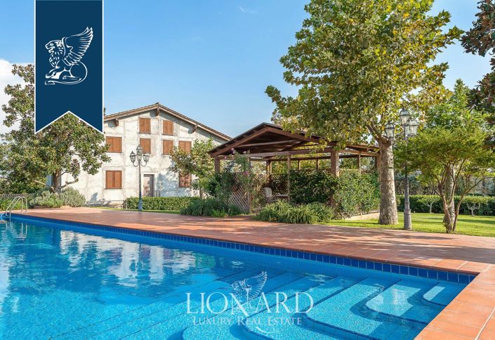 Image No.10-12 Bed Villa for sale