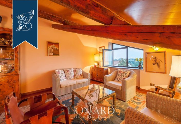 Image No.65-12 Bed Villa for sale