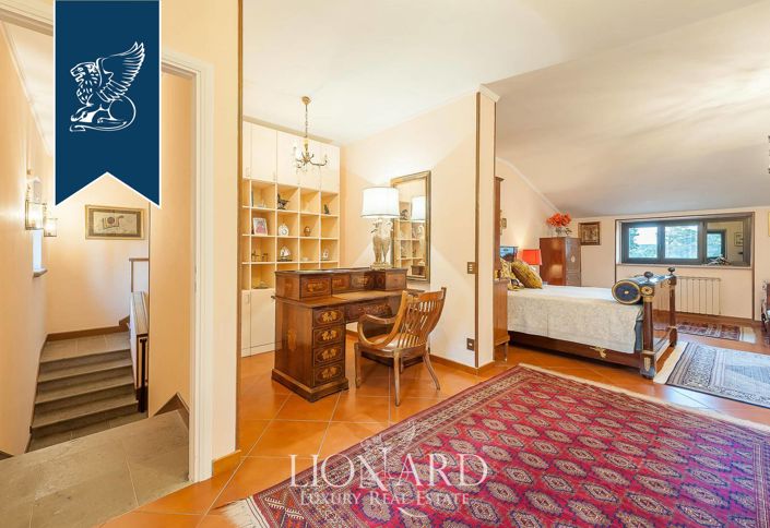 Image No.66-12 Bed Villa for sale