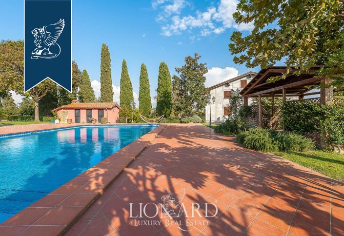 Image No.7-12 Bed Villa for sale