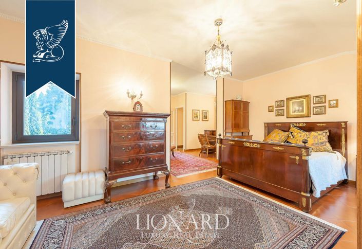 Image No.70-12 Bed Villa for sale