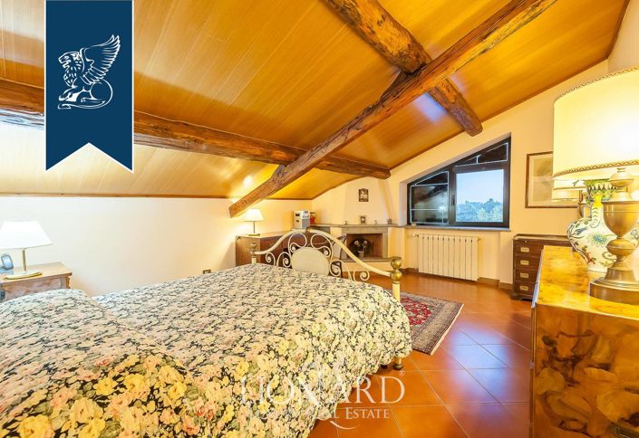 Image No.74-12 Bed Villa for sale