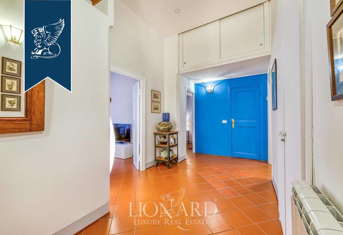 Image No.10-7 Bed Property for sale